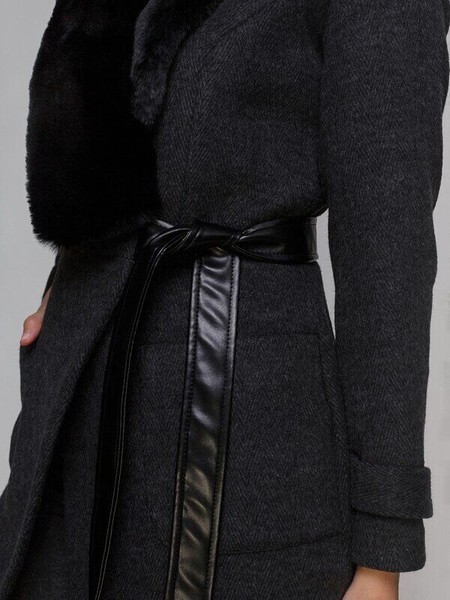 Изображение Пальто с меховым воротником, коллекция - Элегия, от Pink 3