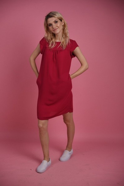 Изображение Платье кокетка со сборкой cпереди, малиновое, креп-шифон, коллекция Мак, от Pink 4