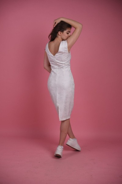Изображение Платье футляр вырез на спине от Pink 3